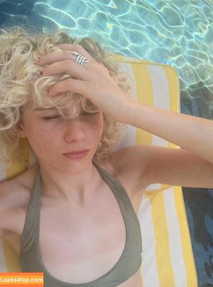 Grace Bowers photo #0022
