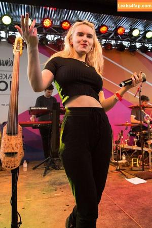 Grace Chatto photo #0176