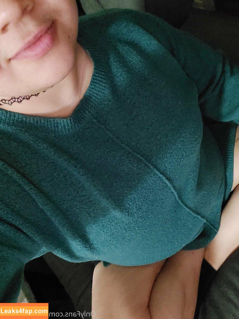 greensweater /  leaked photo photo #0023