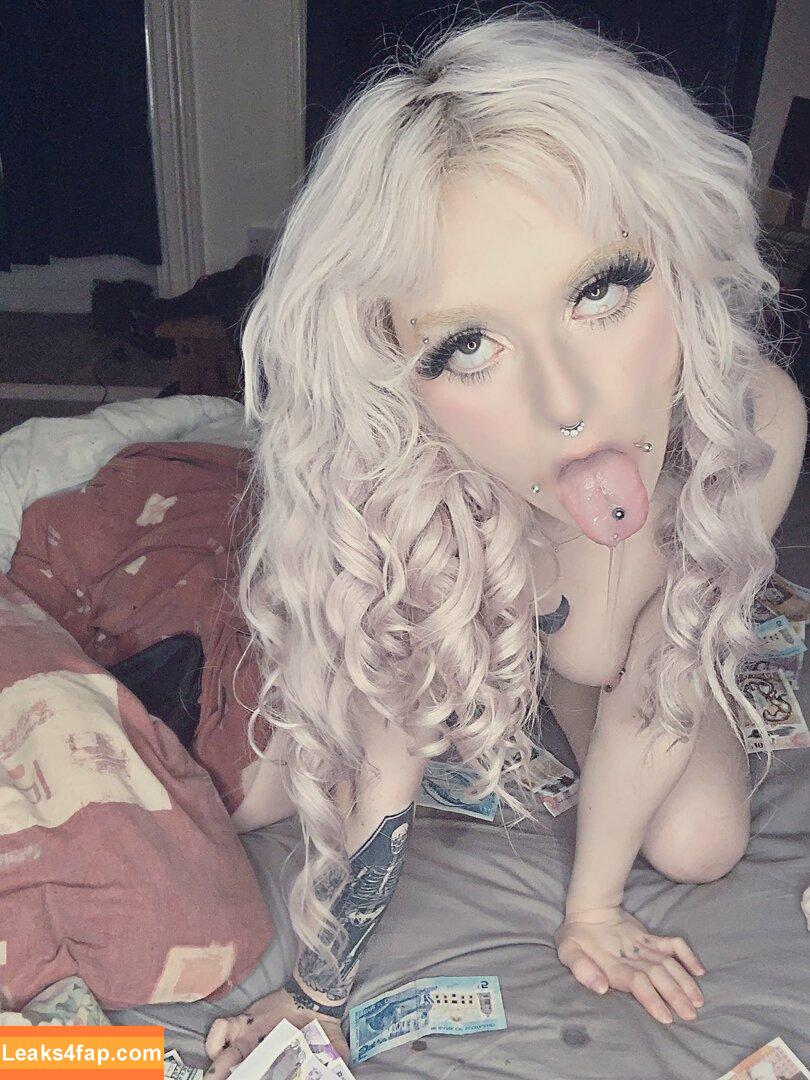 Gremlin_Luna / Luna Nyx - "19 year old / Scottish Stripper / OF Creator" leaked photo photo #0010