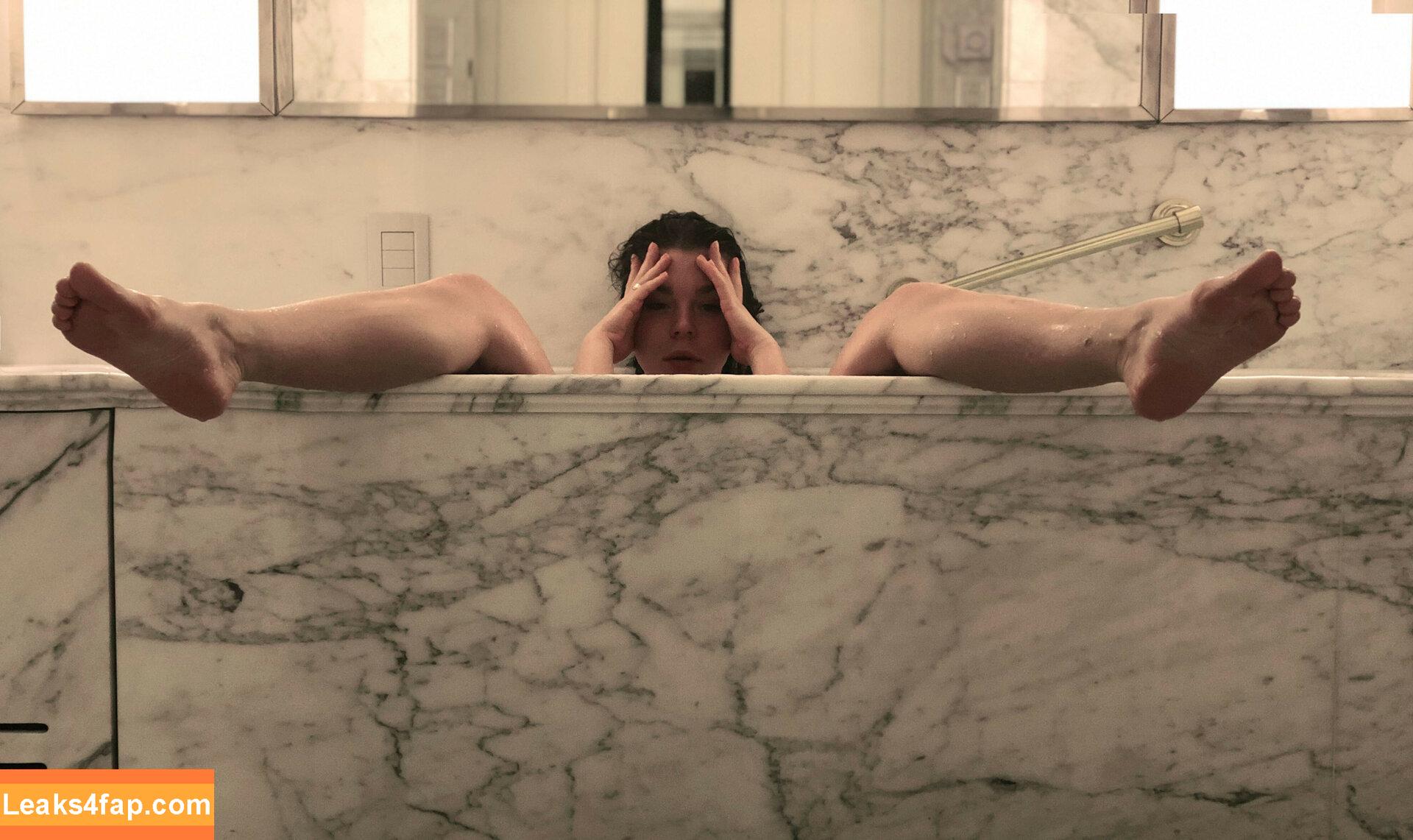 Guerlain / Anastasia S / Dominika / Lili / Lily C / Lily Chey / Nasty Q. / lea_guerlin / sia89 слитое фото фото #0174