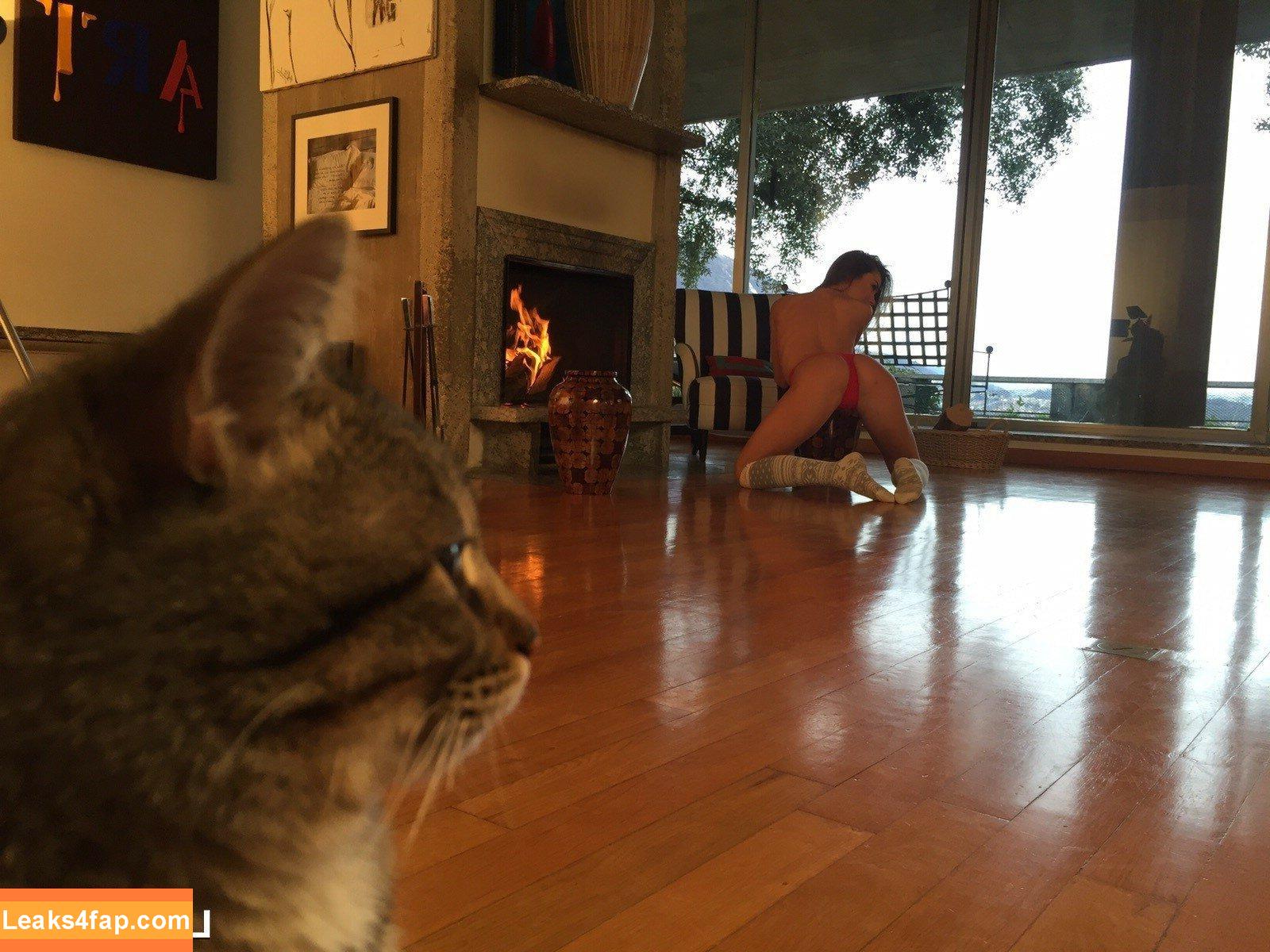 Guerlain / Anastasia S / Dominika / Lili / Lily C / Lily Chey / Nasty Q. / lea_guerlin / sia89 слитое фото фото #0269