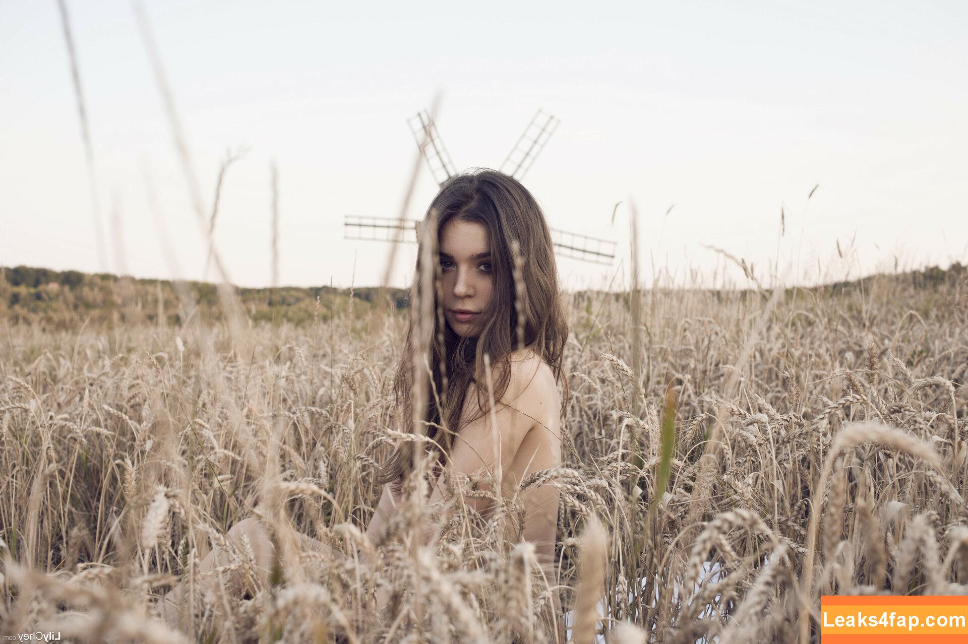 Guerlain / Anastasia S / Dominika / Lili / Lily C / Lily Chey / Nasty Q. / lea_guerlin / sia89 leaked photo photo #0377