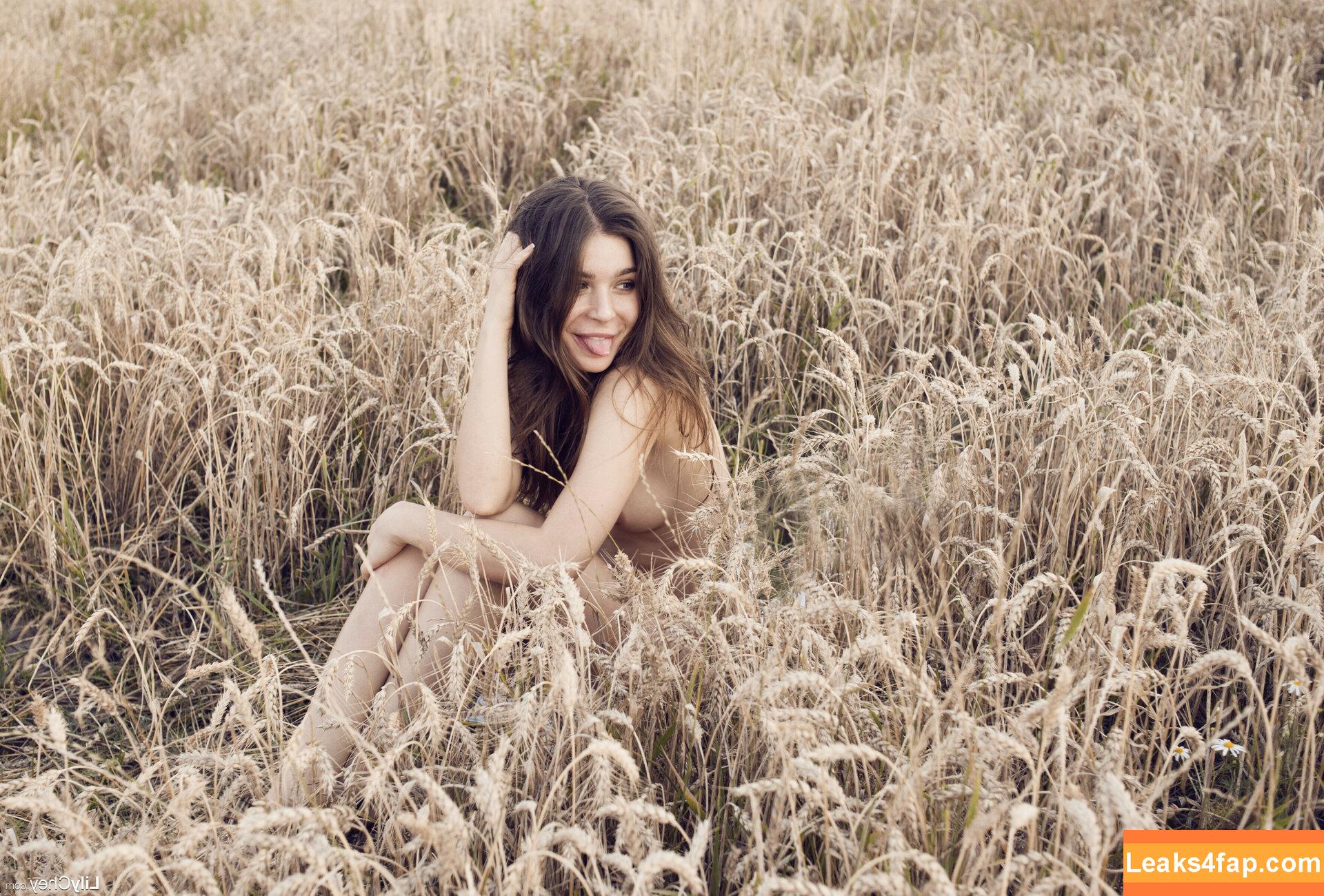 Guerlain / Anastasia S / Dominika / Lili / Lily C / Lily Chey / Nasty Q. / lea_guerlin / sia89 leaked photo photo #0378