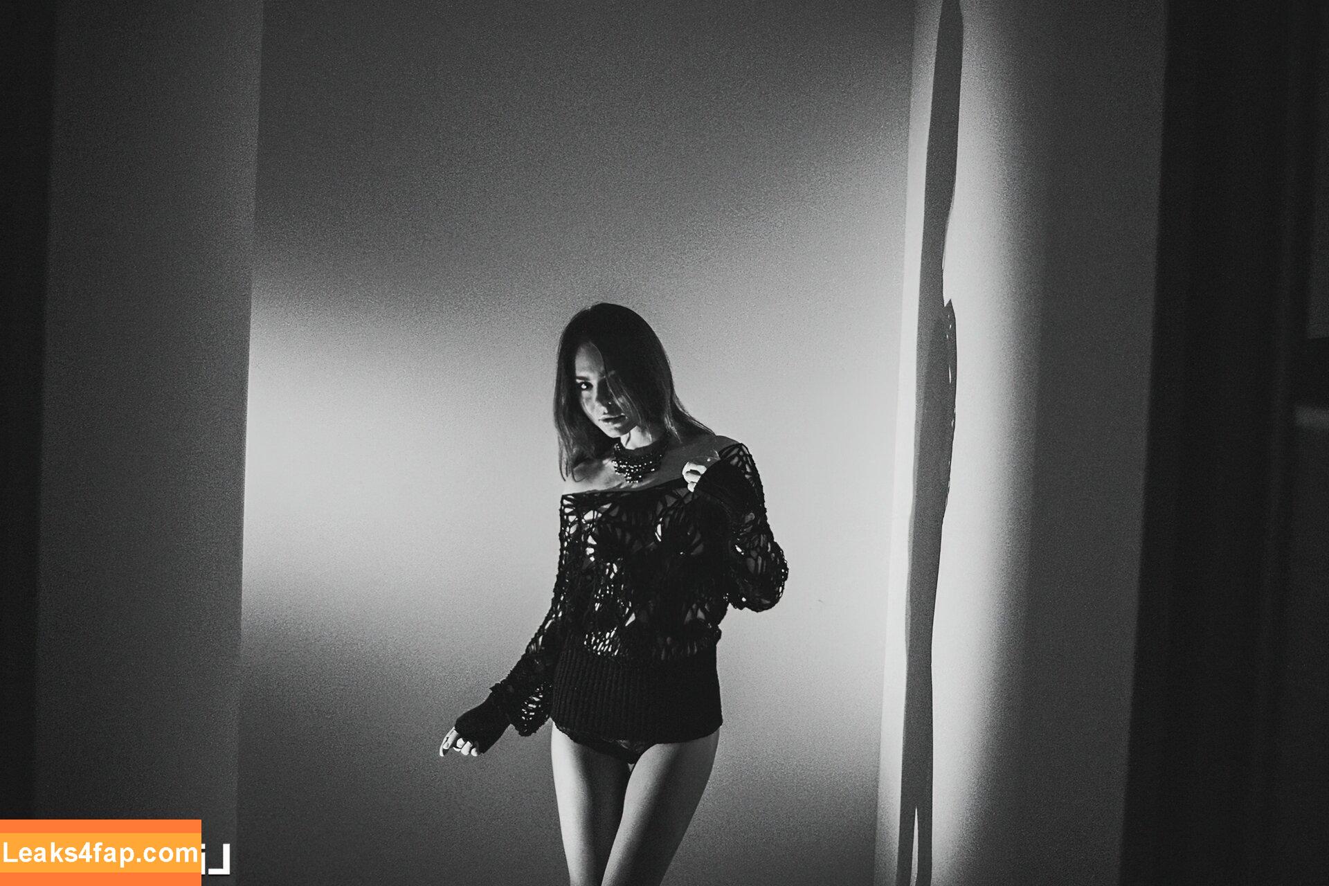 Guerlain / Anastasia S / Dominika / Lili / Lily C / Lily Chey / Nasty Q. / lea_guerlin / sia89 leaked photo photo #0388