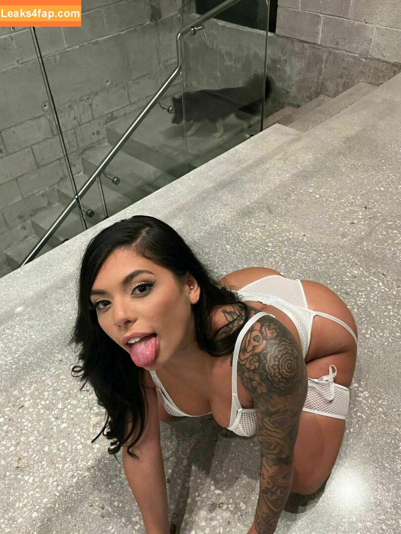 gvalentinaxxx / darealginavalentina leaked photo photo #0062
