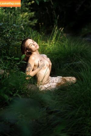 gwenhoney photo #0447