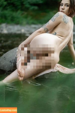 gwenhoney photo #0448
