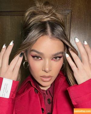 Hailee Steinfeld фото #1061