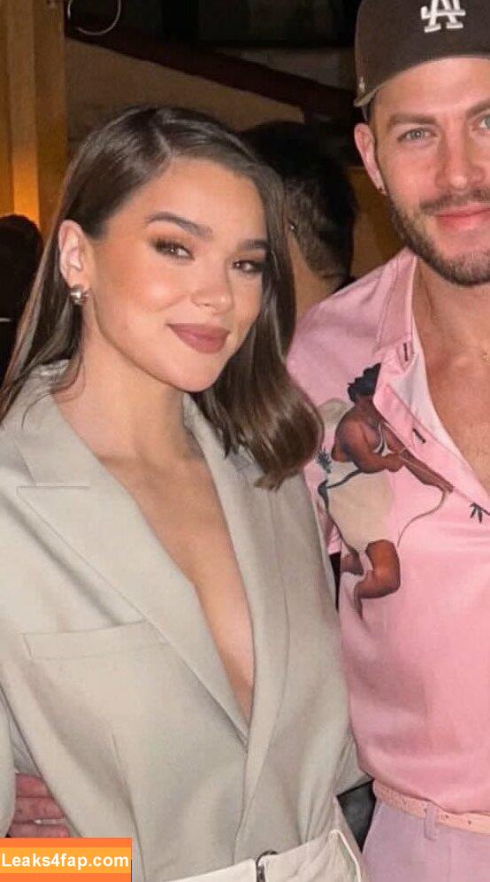 Hailee Steinfeld / haileesteinfeld / https: leaked photo photo #2177