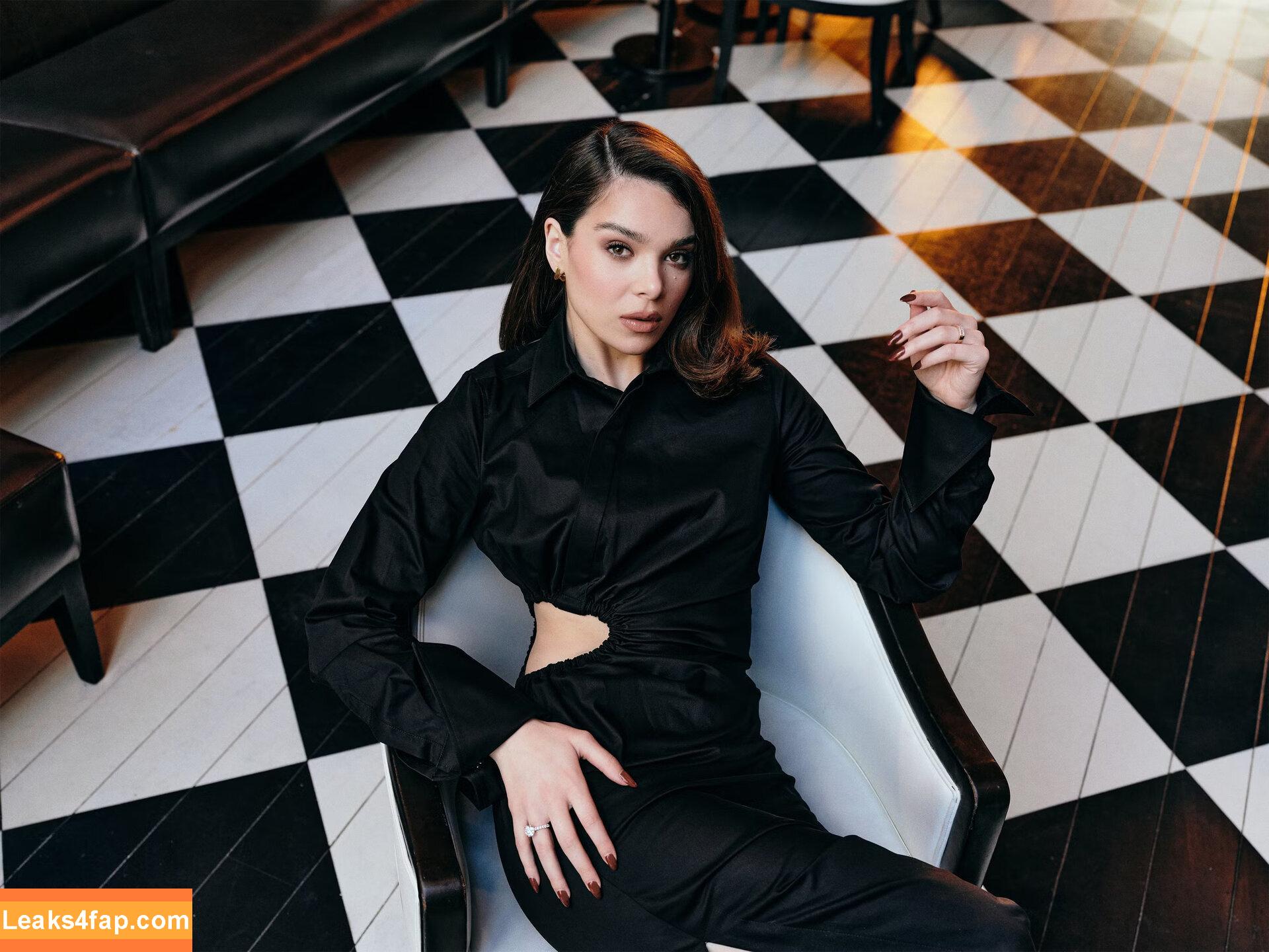 Hailee Steinfeld / haileesteinfeld / https: leaked photo photo #2310