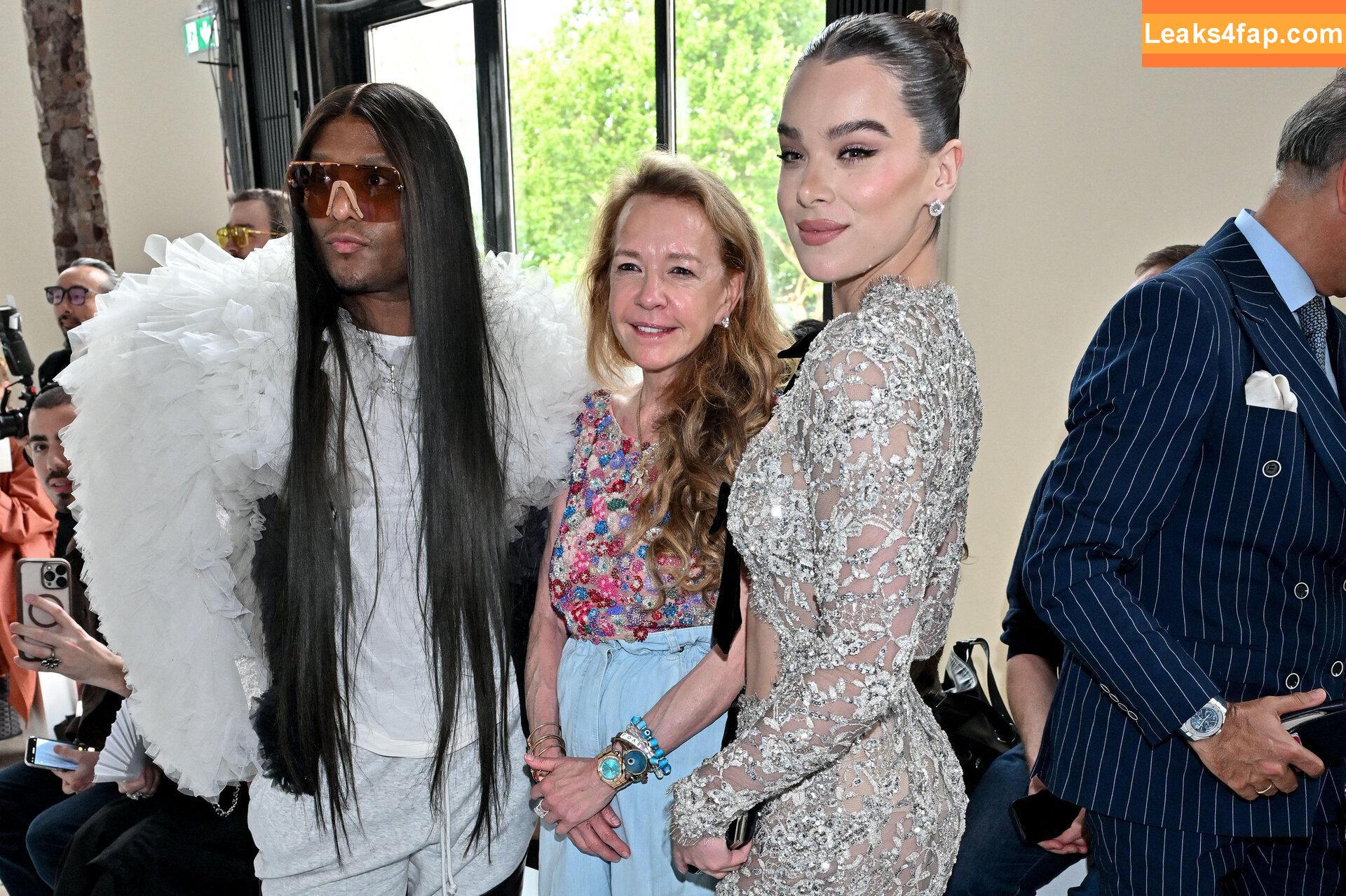 Hailee Steinfeld / haileesteinfeld / https: leaked photo photo #2350