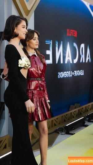 Hailee Steinfeld photo #2021