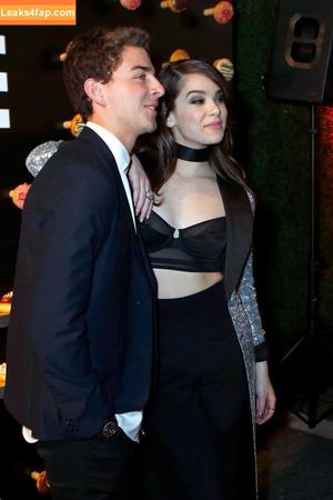 Hailee Steinfeld photo #2062