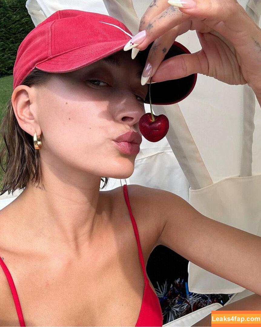 Hailey Baldwin Bieber / haileybieber слитое фото фото #0171