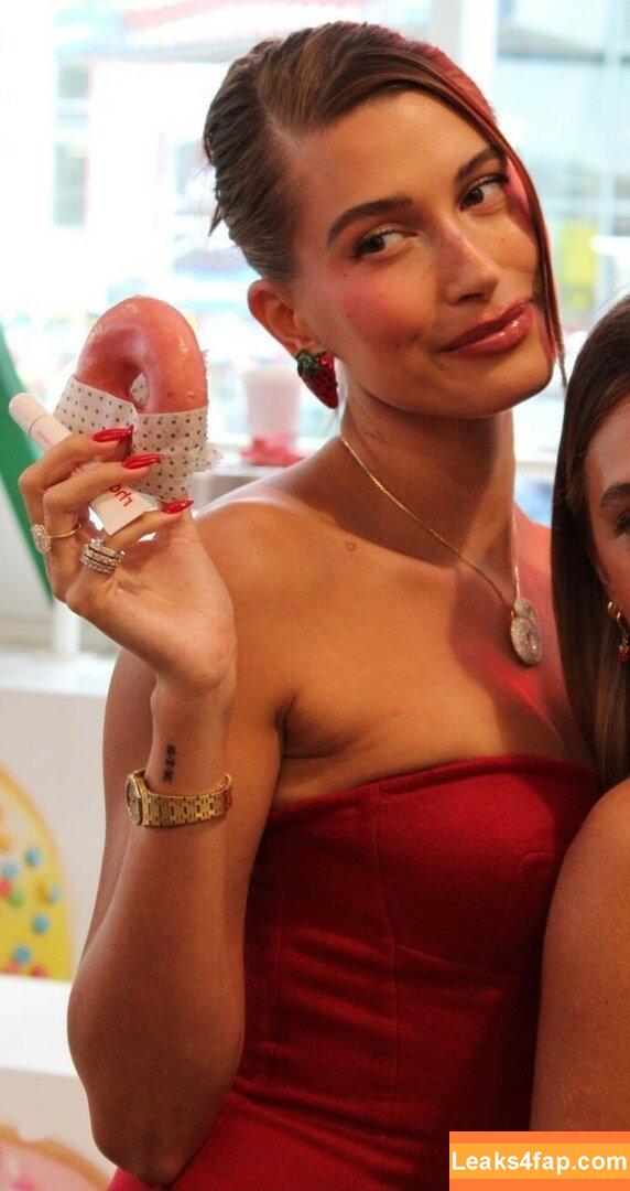 Hailey Baldwin Bieber / haileybieber слитое фото фото #0237