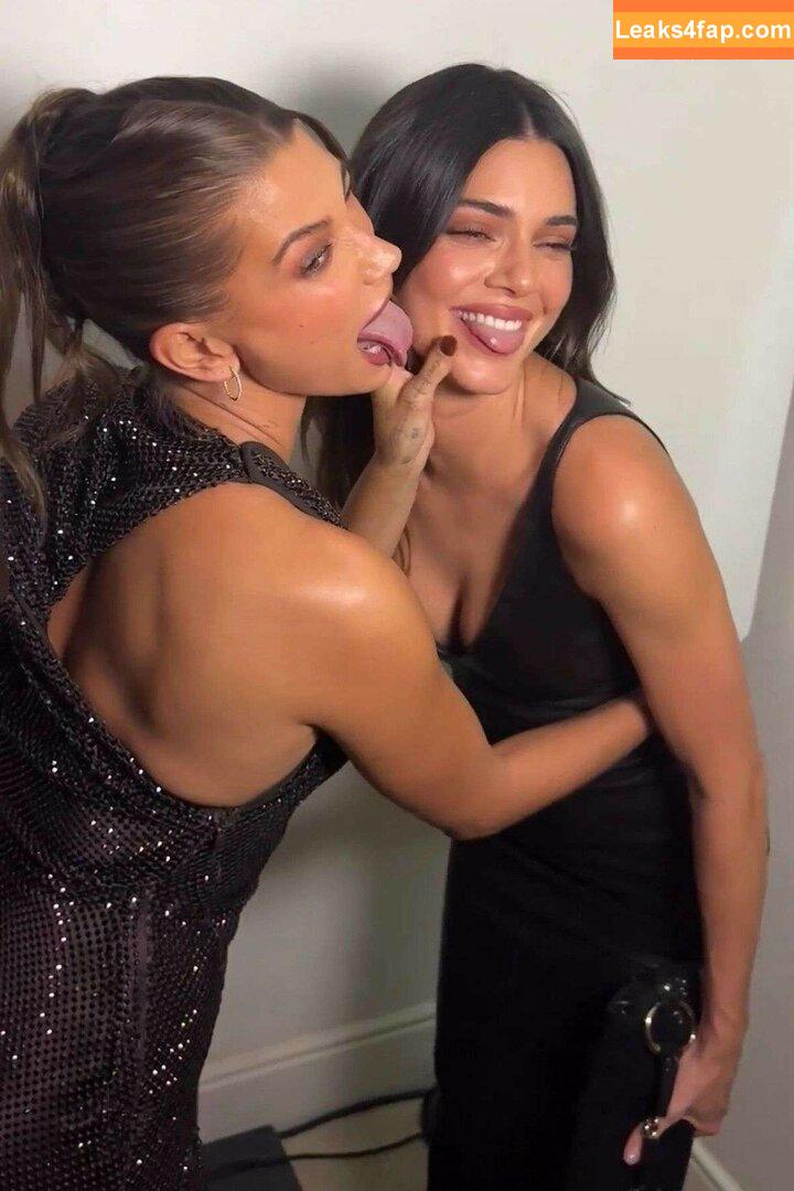 Hailey Baldwin Bieber / haileybieber слитое фото фото #0307