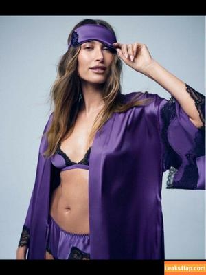 Hailey Baldwin Bieber photo #0003