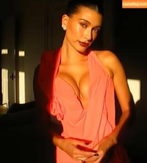 Hailey Baldwin Bieber photo #0028