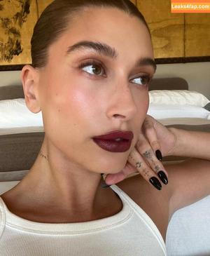 Hailey Baldwin Bieber photo #0032