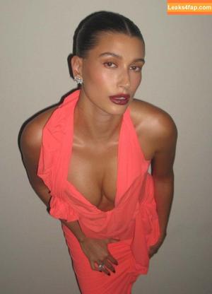 Hailey Baldwin Bieber photo #0035
