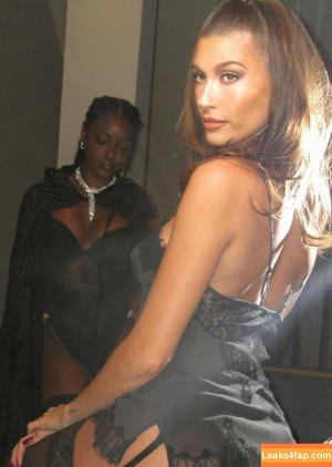 Hailey Baldwin Bieber photo #0038