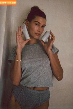 Hailey Baldwin Bieber фото #0160