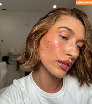 Hailey Baldwin Bieber фото #0219