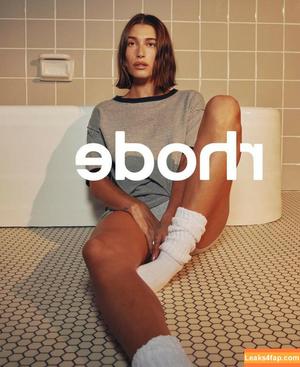 Hailey Baldwin Bieber фото #0331