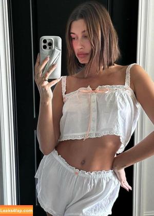 Hailey Baldwin Bieber photo #0470