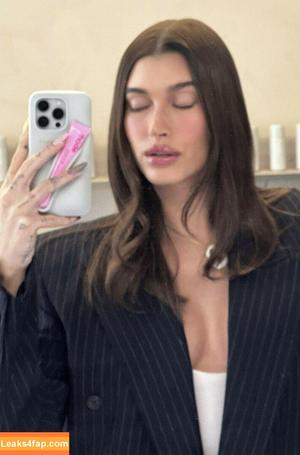 Hailey Baldwin Bieber photo #0503