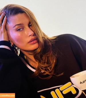 Hailey Baldwin photo #0102