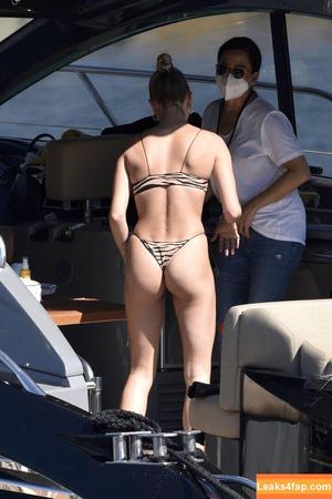 Hailey Baldwin photo #0112