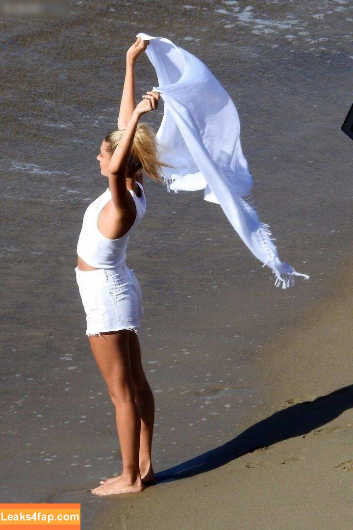 Hailey Bieber / haileybieber leaked photo photo #0384