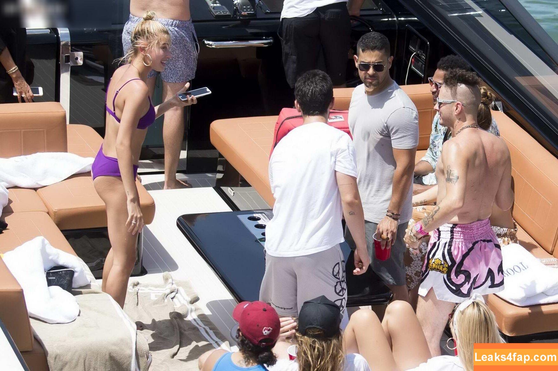 Hailey Bieber / haileybieber leaked photo photo #0472