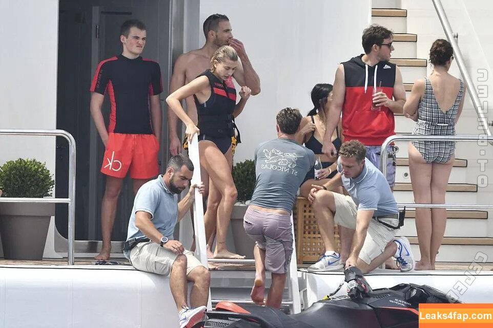 Hailey Bieber / HaileyBaldwin / haileeybear / haileybieber leaked photo photo #0671