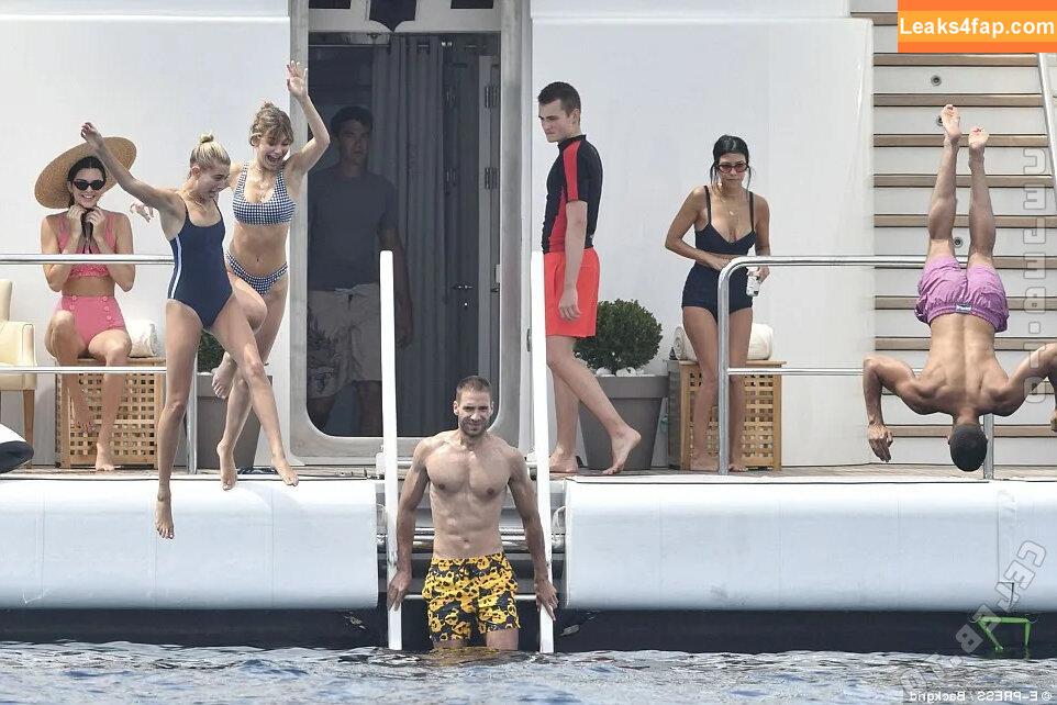 Hailey Bieber / HaileyBaldwin / haileeybear / haileybieber leaked photo photo #0674