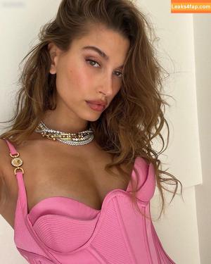 Hailey Bieber фото #0067