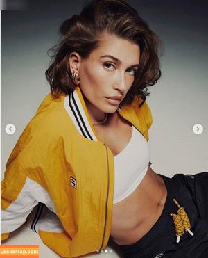 Hailey Bieber фото #0329