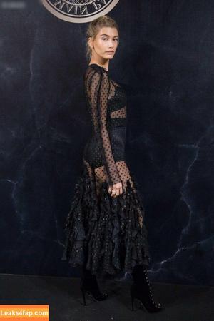 Hailey Bieber photo #0410