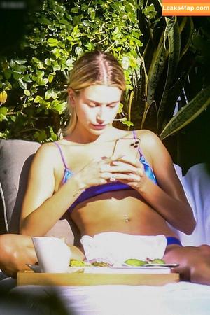 Hailey Bieber photo #0508