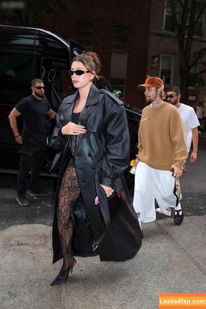 Hailey Bieber photo #0589