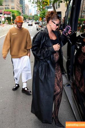 Hailey Bieber photo #0592