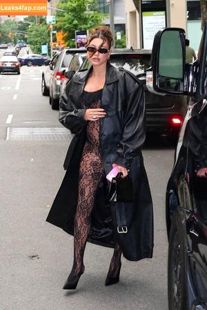 Hailey Bieber photo #0595