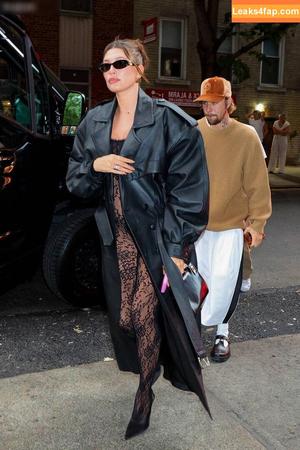 Hailey Bieber photo #0596