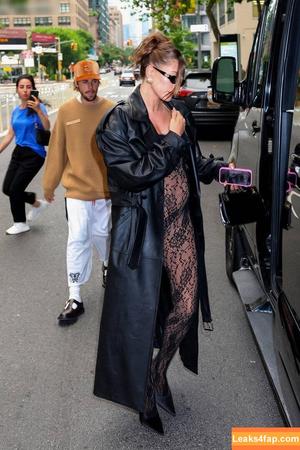 Hailey Bieber photo #0598