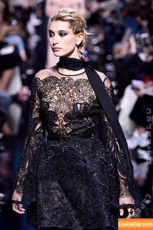 Hailey Bieber photo #0650