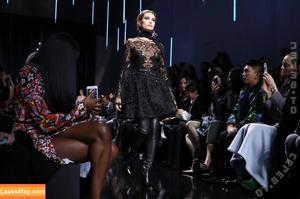 Hailey Bieber photo #0657