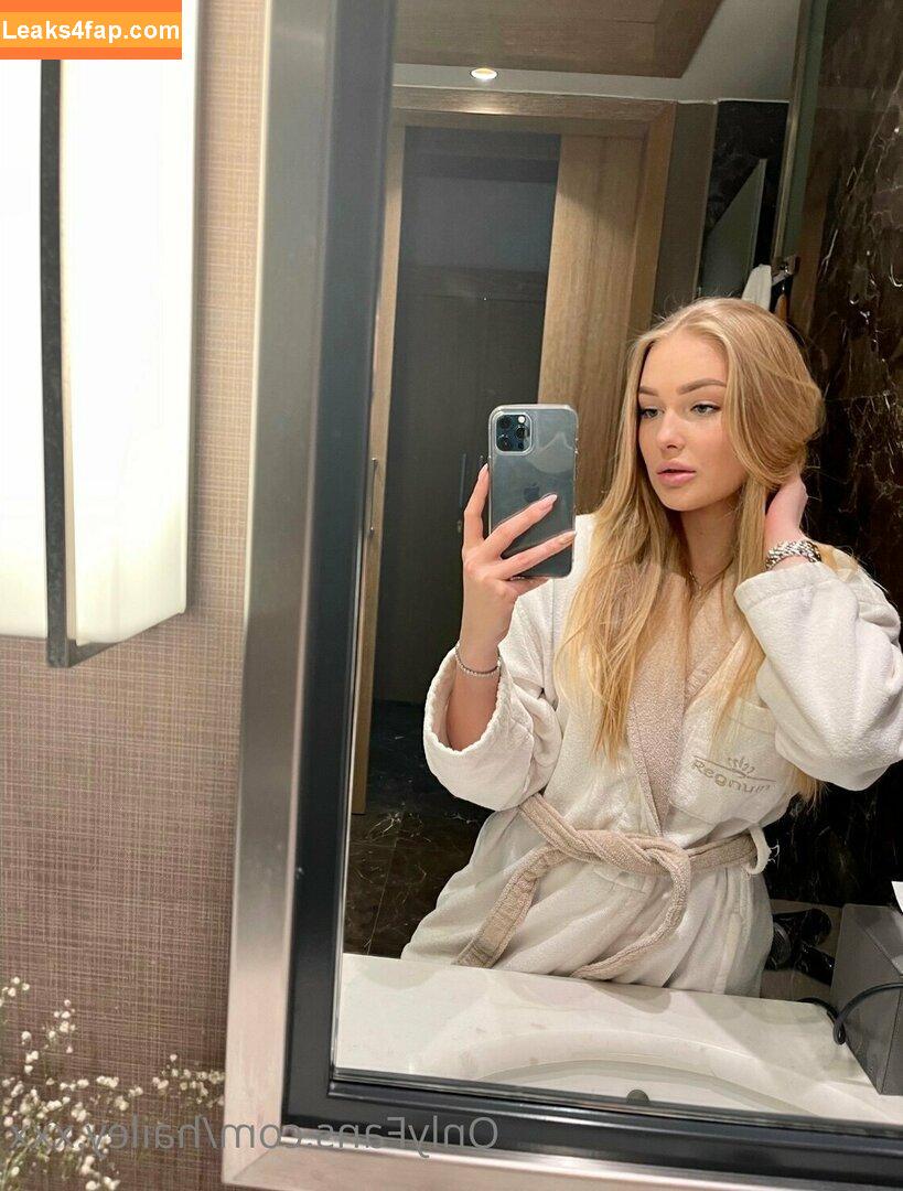 hailey.xxx / _.xx.hailey.xx._ leaked photo photo #0015