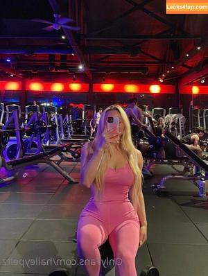 haileypeltz photo #0013